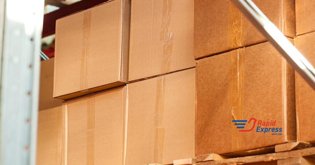 El grupaje en transporte de pallets se ha convertido en una solución clave para empresas que necesitan enviar mercancía sin completar un camión.